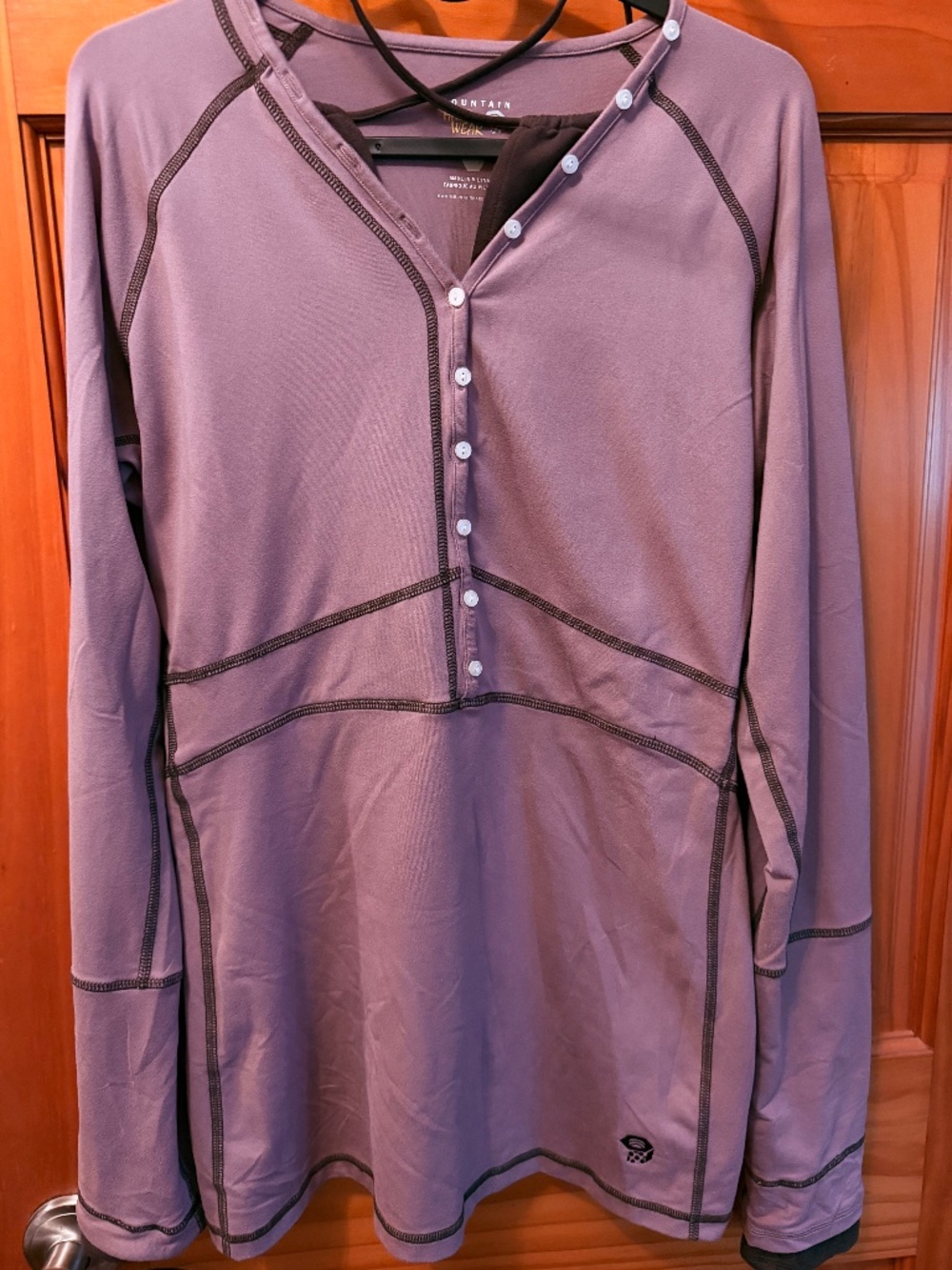 Mountain Wear woman’s long sleeve top